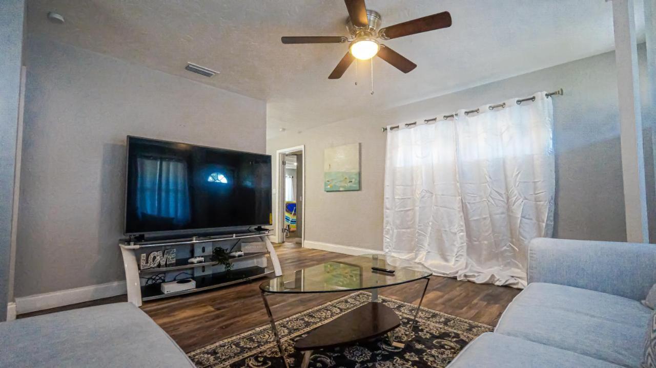 Villa Elegant Cozy Oasis On A Traffic Free Street Clearwater Esterno foto